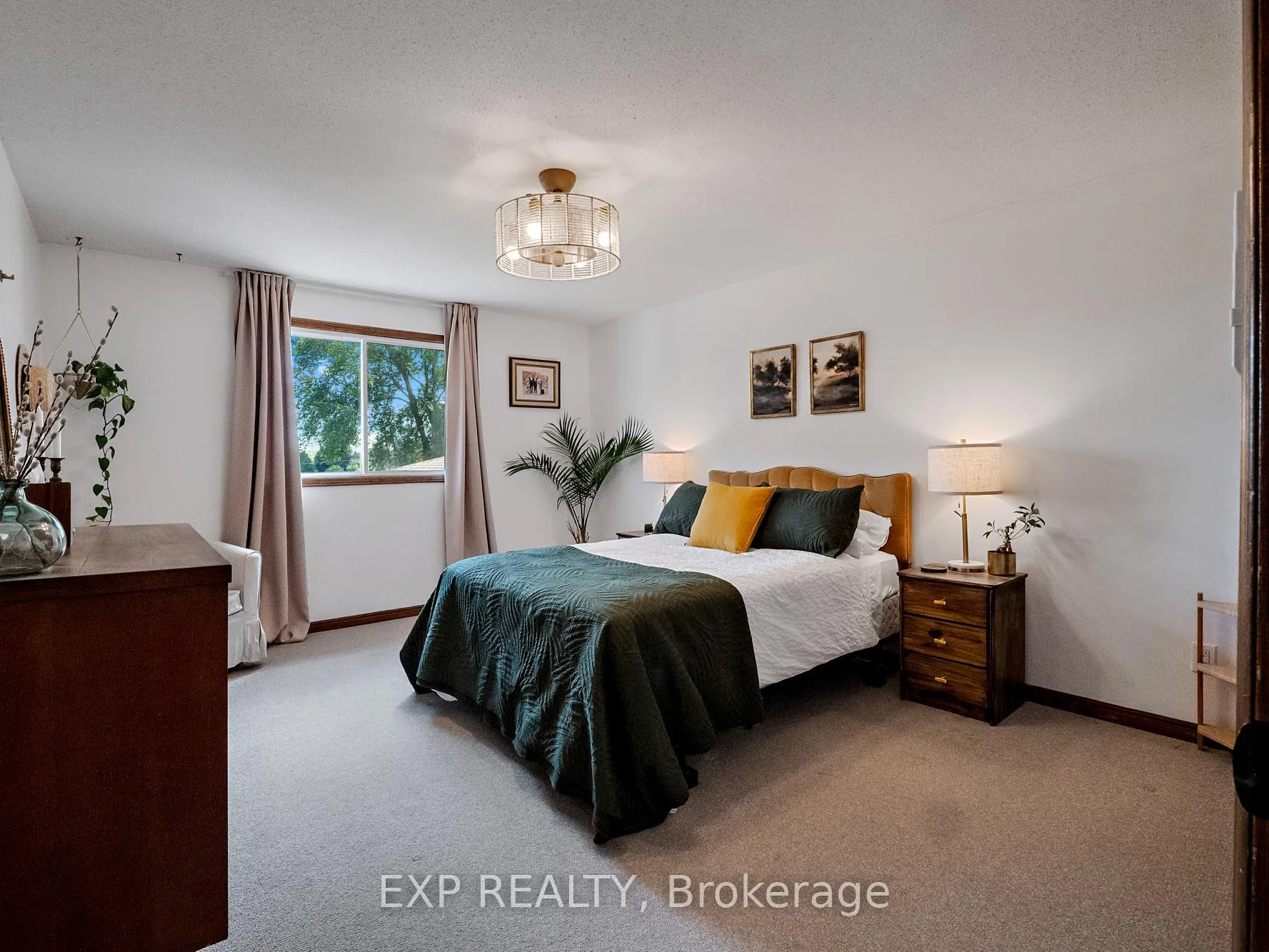 Photo 21 of 22 Lampman Crescent, Thorold, Confederation Heights — HOMEH