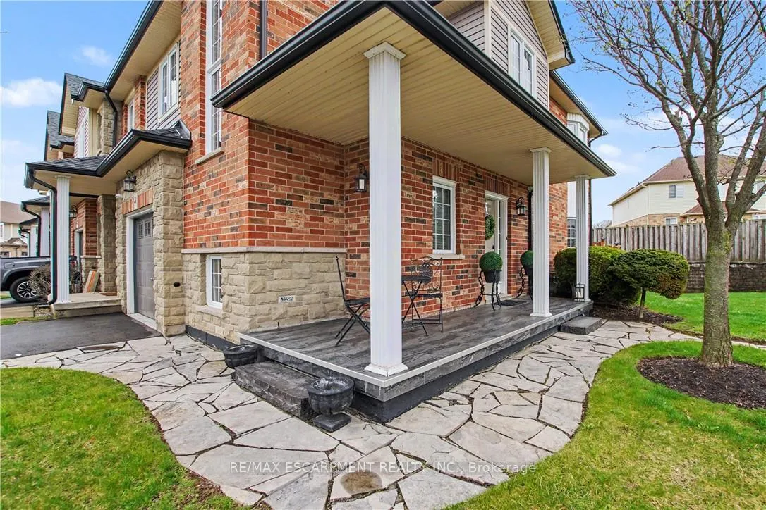 Photo 3 of Unit 31, 60 Cloverleaf Drive, Hamilton, Meadowlands — HOMEH