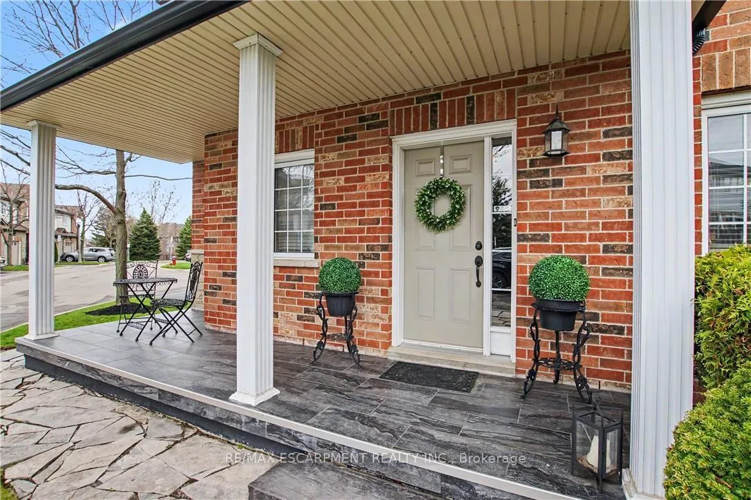 Photo 5 of Unit 31, 60 Cloverleaf Drive, Hamilton, Meadowlands — HOMEH