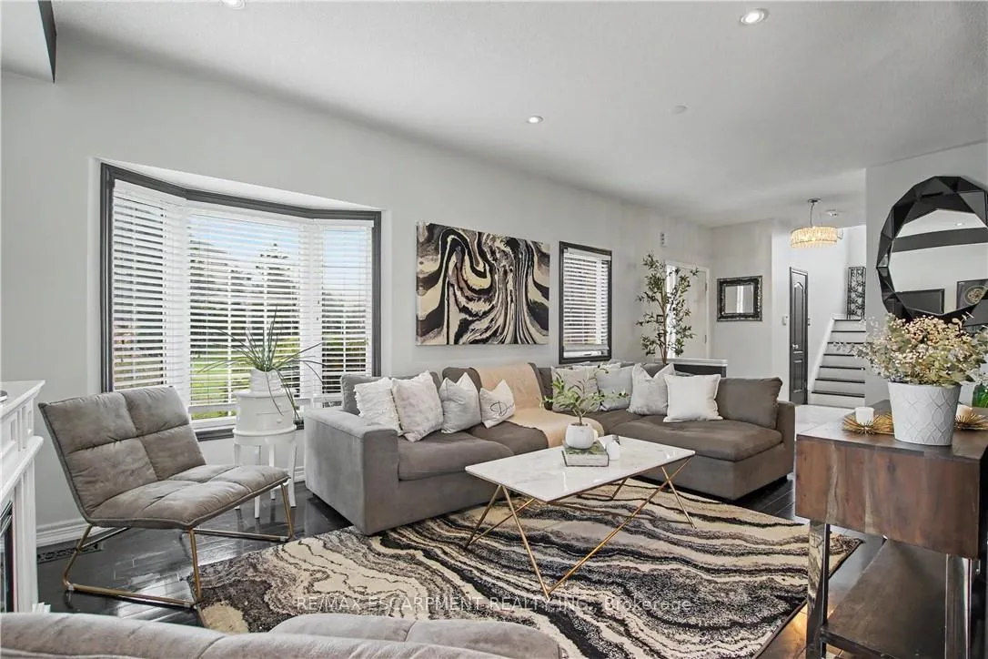 Photo 9 of Unit 31, 60 Cloverleaf Drive, Hamilton, Meadowlands — HOMEH
