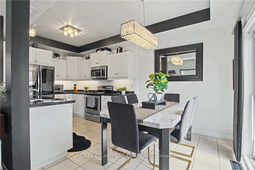 Photo 12 of Unit 31, 60 Cloverleaf Drive, Hamilton, Meadowlands — HOMEH