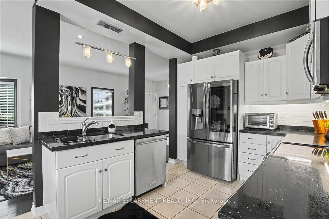 Photo 14 of Unit 31, 60 Cloverleaf Drive, Hamilton, Meadowlands — HOMEH