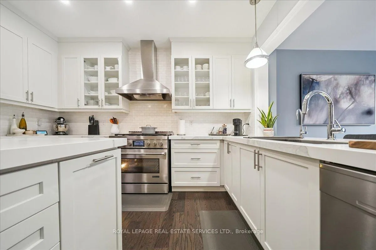 Photo 11 of 63 Edinburgh Drive, Brampton, Bram West — HOMEH