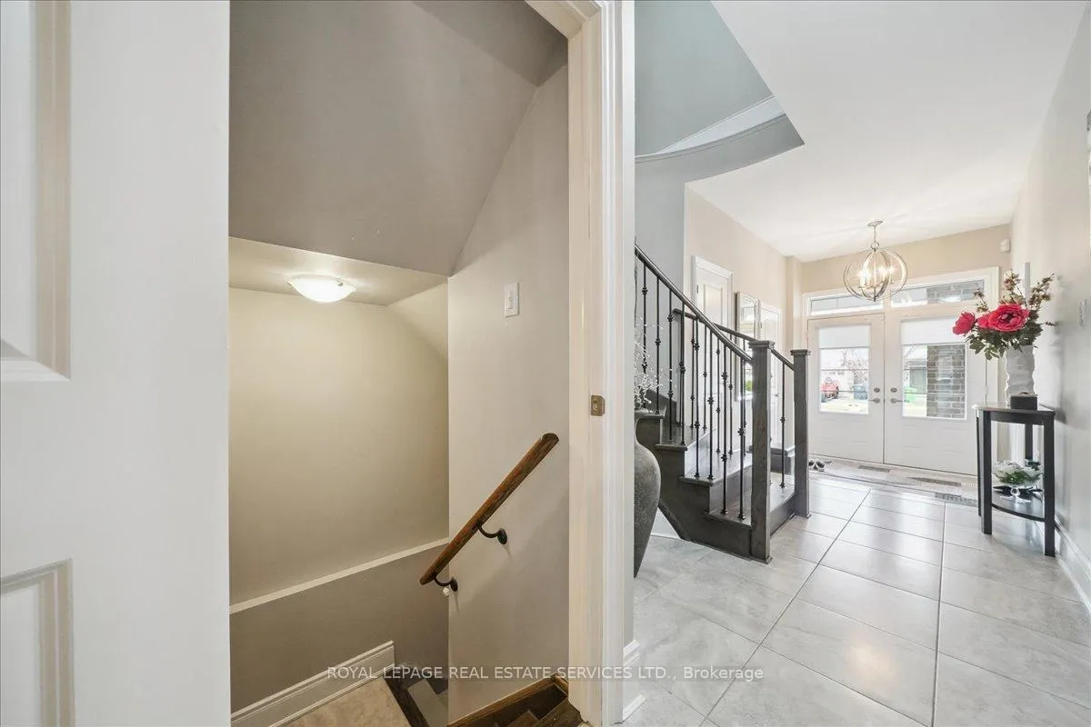 Photo 41 of 63 Edinburgh Drive, Brampton, Bram West — HOMEH
