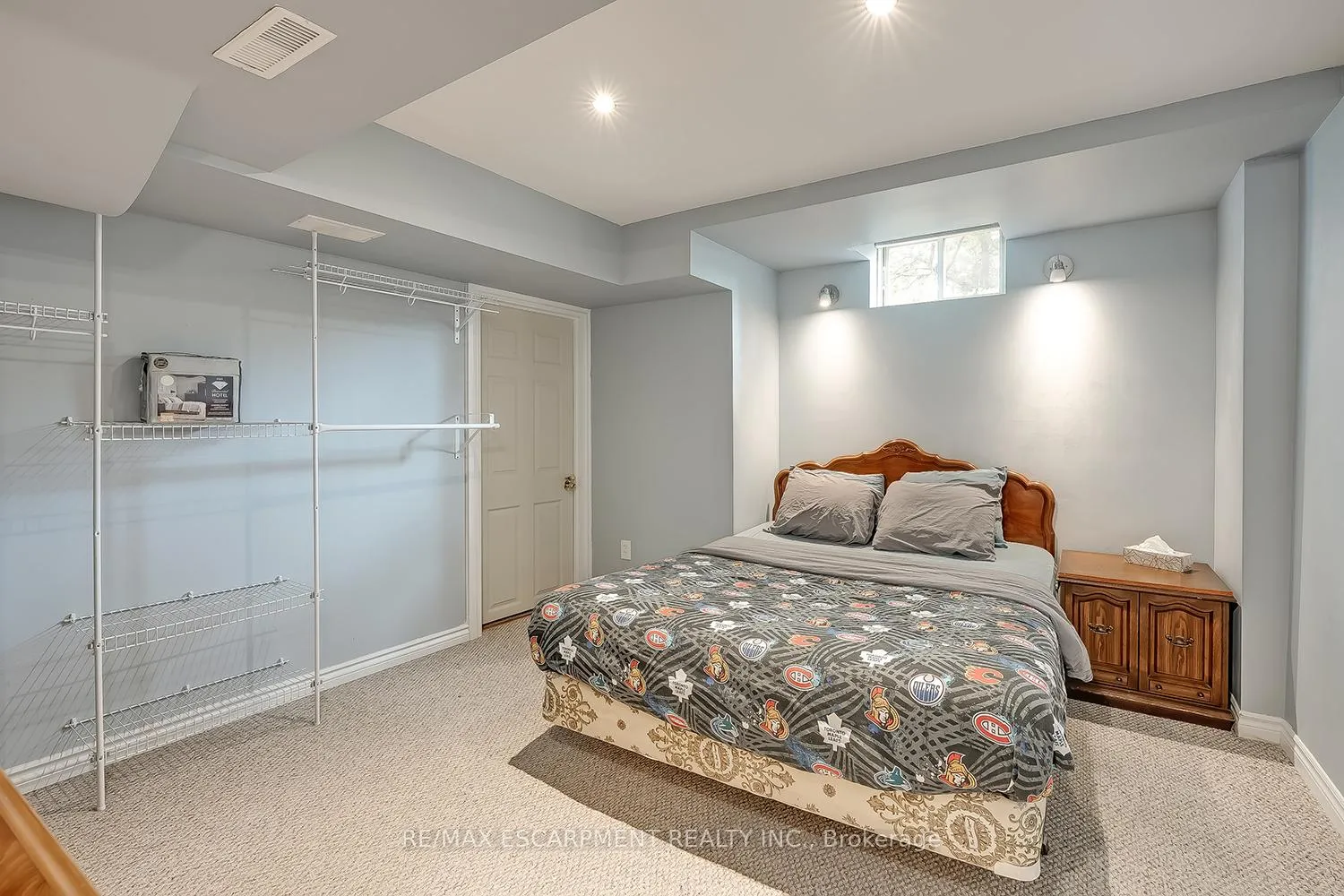 Photo 2 of Unit Lower, 5410 Duchess Court, Burlington, Orchard — HOMEH