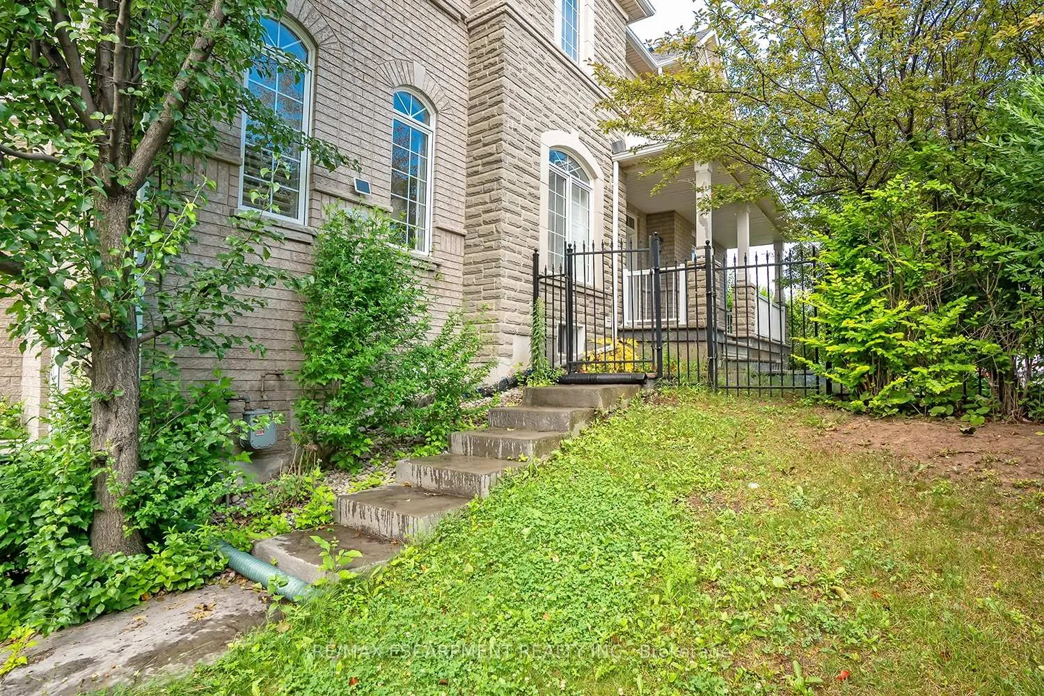 Photo 6 of Unit Lower, 5410 Duchess Court, Burlington, Orchard — HOMEH