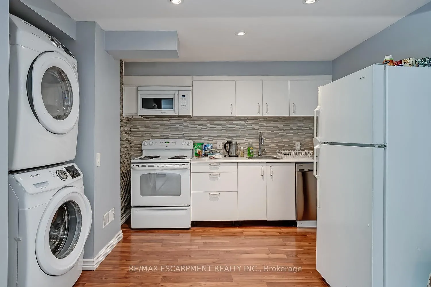 Photo 13 of Unit Lower, 5410 Duchess Court, Burlington, Orchard — HOMEH