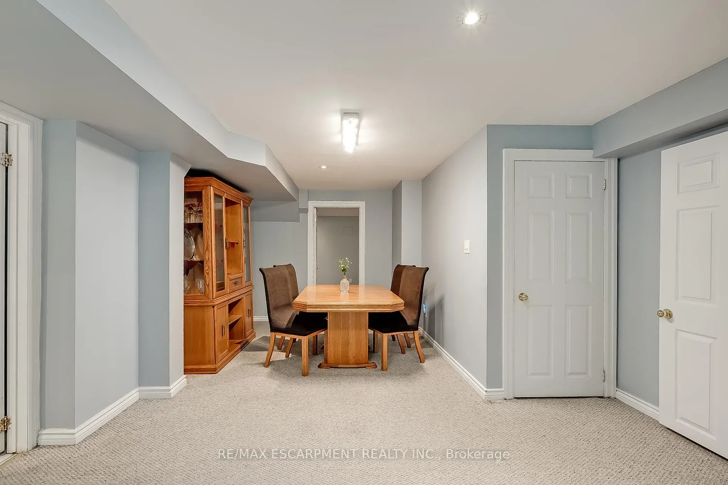 Photo 17 of Unit Lower, 5410 Duchess Court, Burlington, Orchard — HOMEH