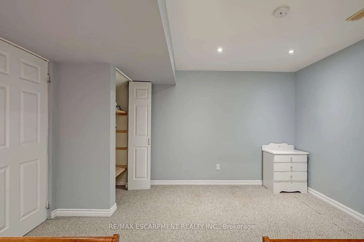 Photo 21 of Unit Lower, 5410 Duchess Court, Burlington, Orchard — HOMEH