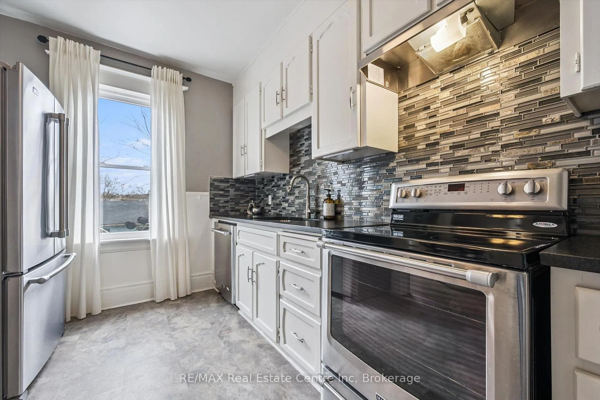 Photo 7 of 166 Waterloo Avenue, Guelph, Downtown — HOMEH