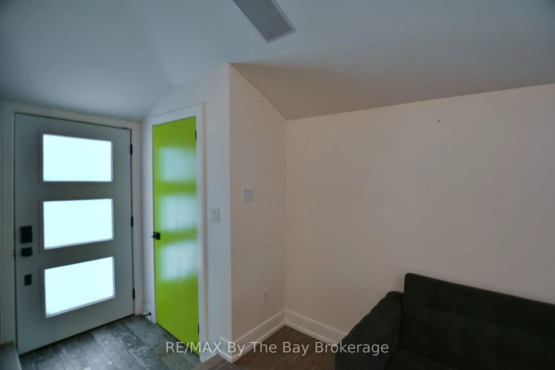 Photo of 15 61st Street S