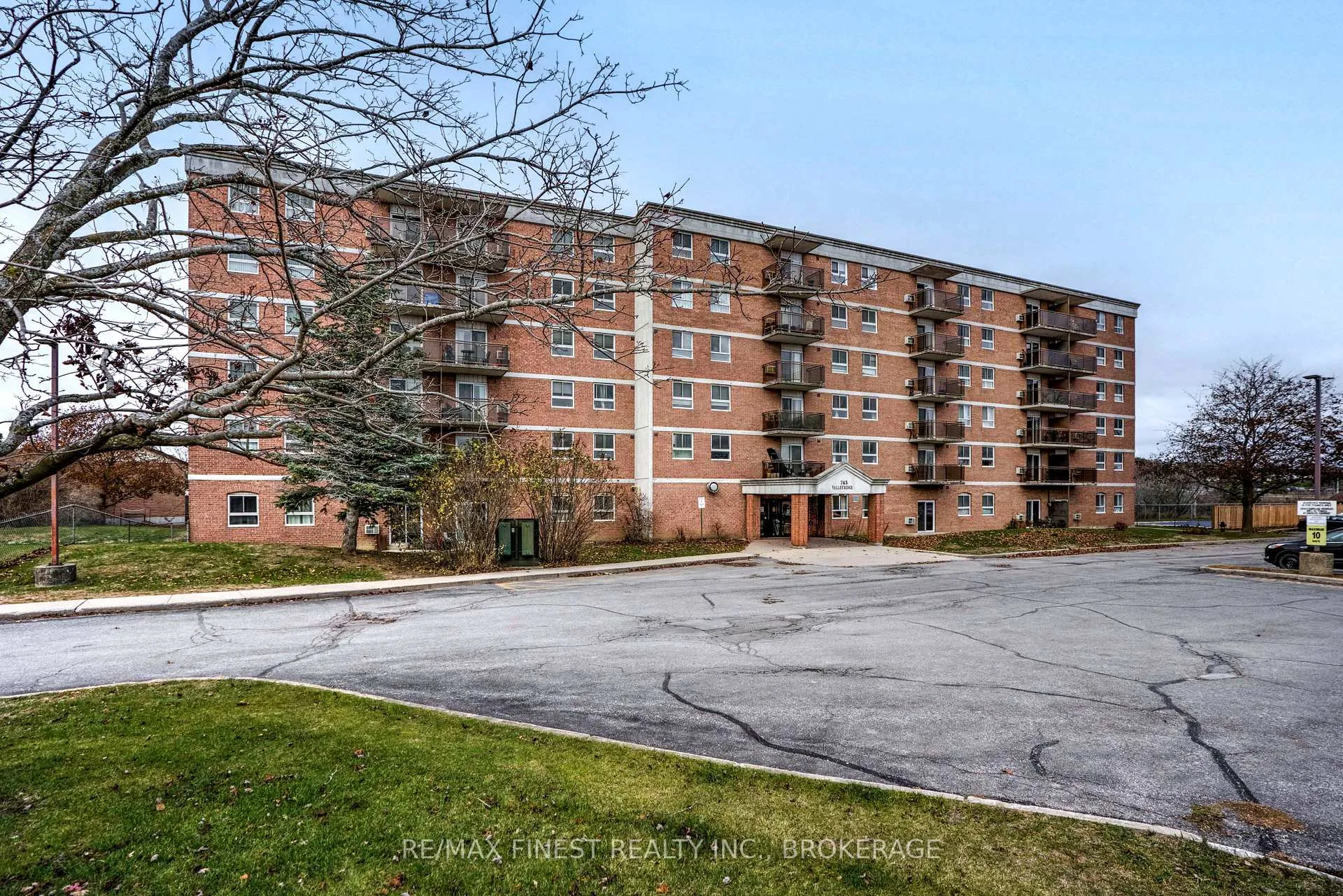 Photo 3 of Unit 608, 745 Davis Drive, Kingston, East Gardiners Rd — HOMEH