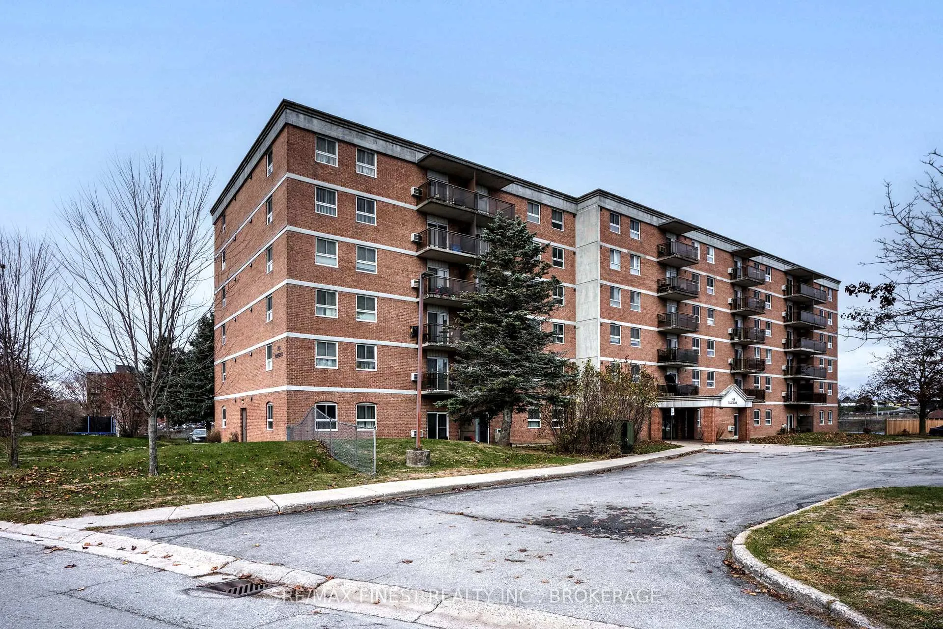 Photo 4 of Unit 608, 745 Davis Drive, Kingston, East Gardiners Rd — HOMEH