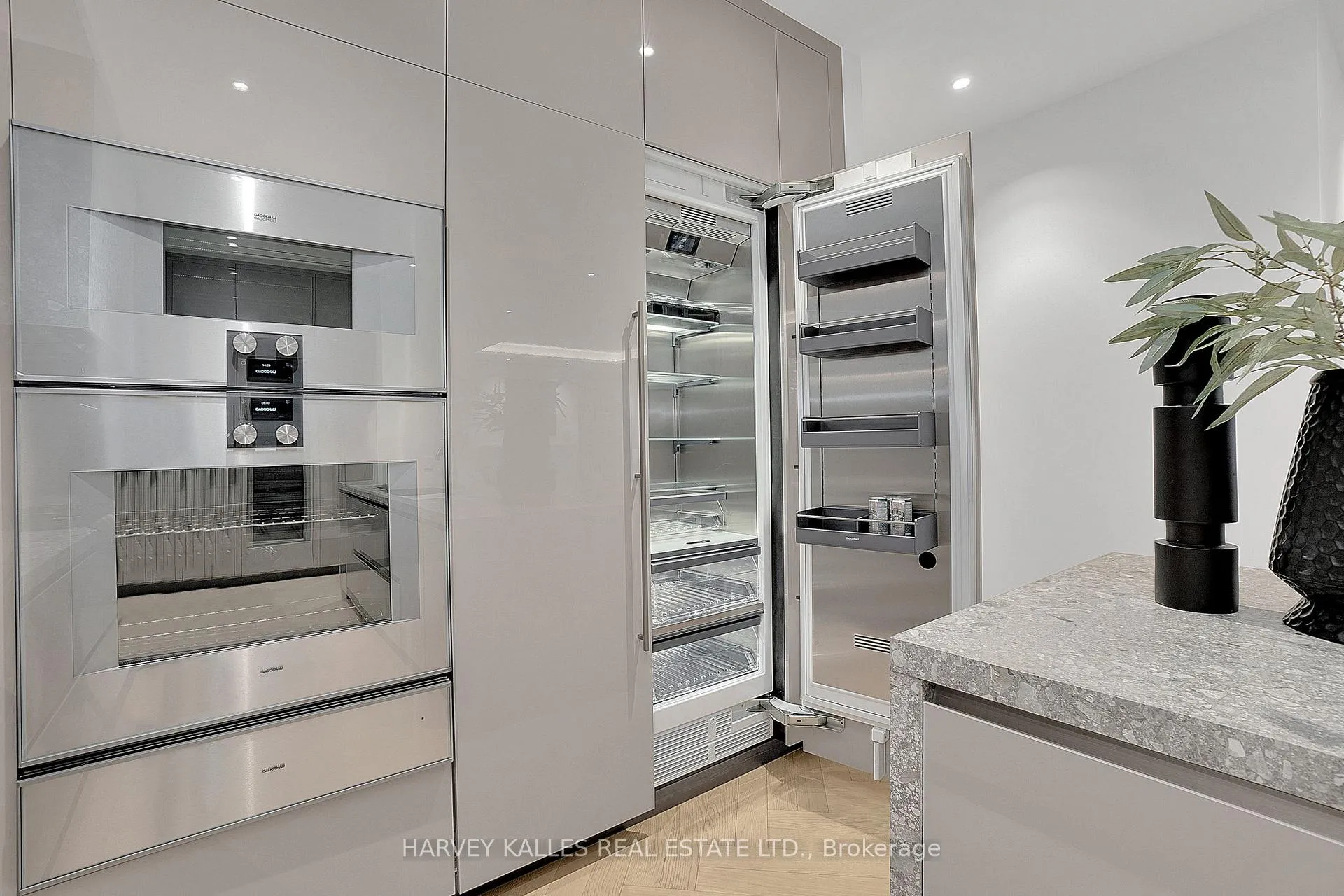 Photo 14 of Unit 104, 7 Dale Avenue, Toronto, Rosedale-Moore Park — HOMEH