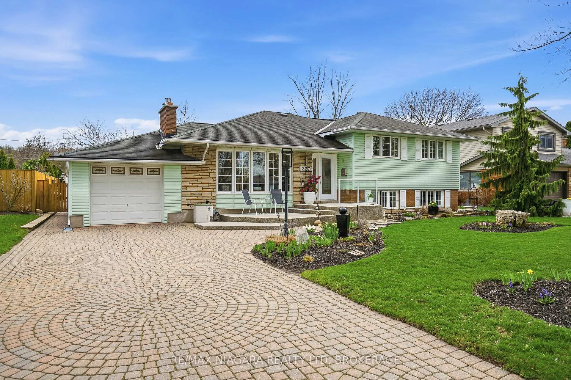 Photo 1 of 227 Riverview Boulevard, St. Catharines, Glendale/Glenridge — HOMEH