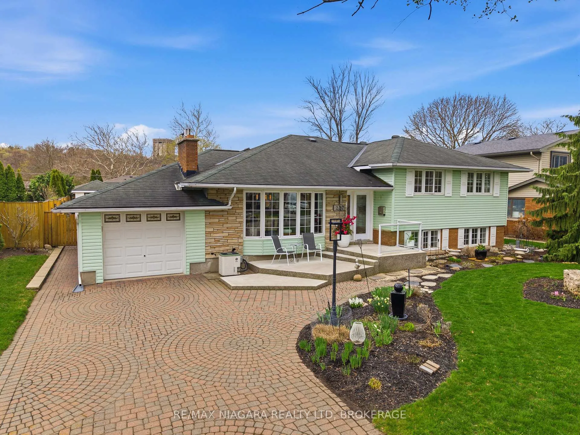 Photo 6 of 227 Riverview Boulevard, St. Catharines, Glendale/Glenridge — HOMEH