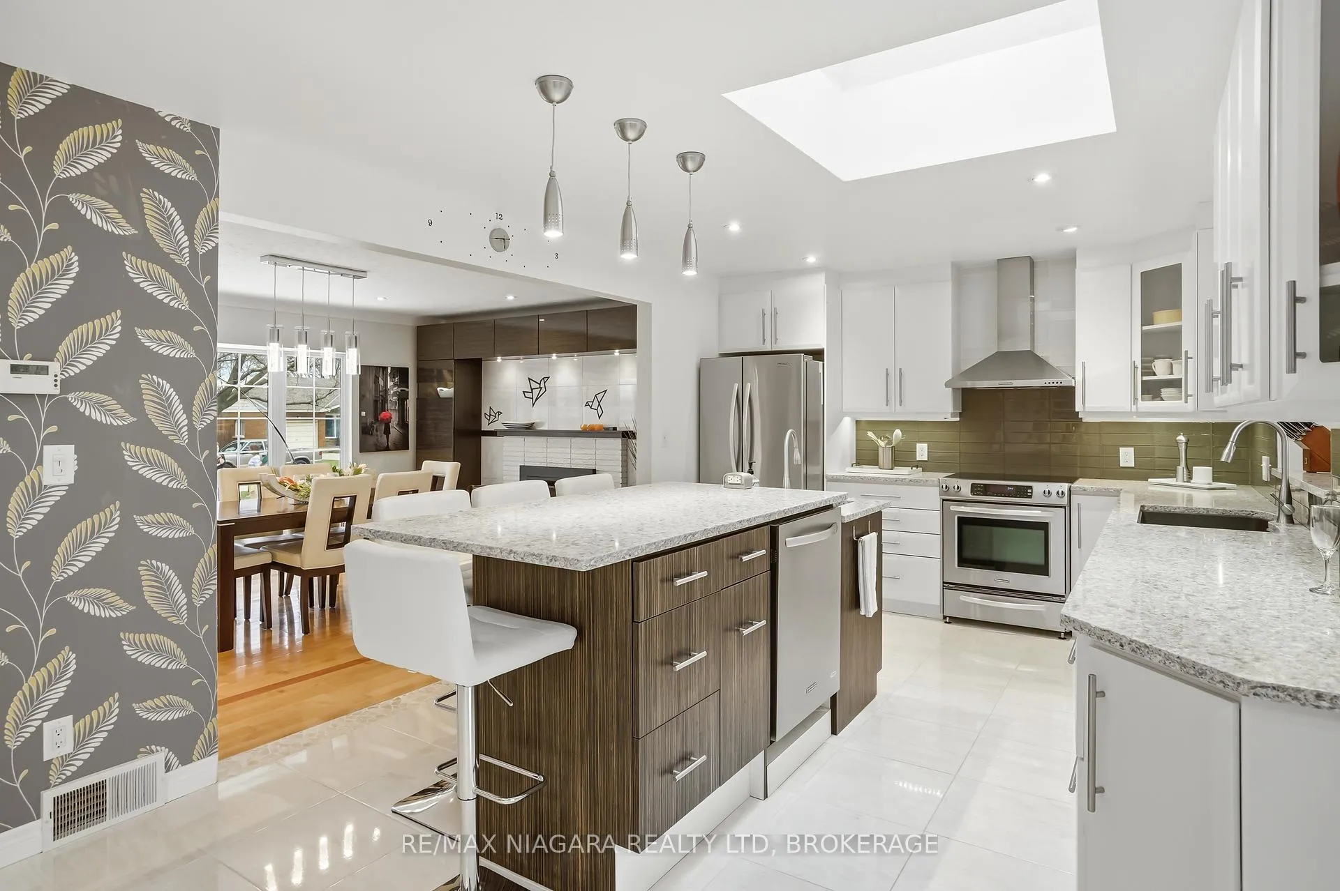 Photo 12 of 227 Riverview Boulevard, St. Catharines, Glendale/Glenridge — HOMEH