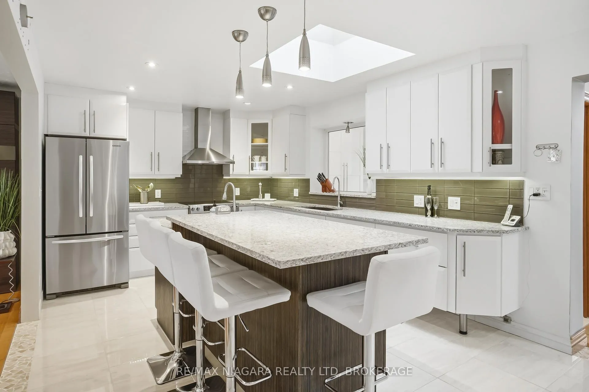 Photo 14 of 227 Riverview Boulevard, St. Catharines, Glendale/Glenridge — HOMEH