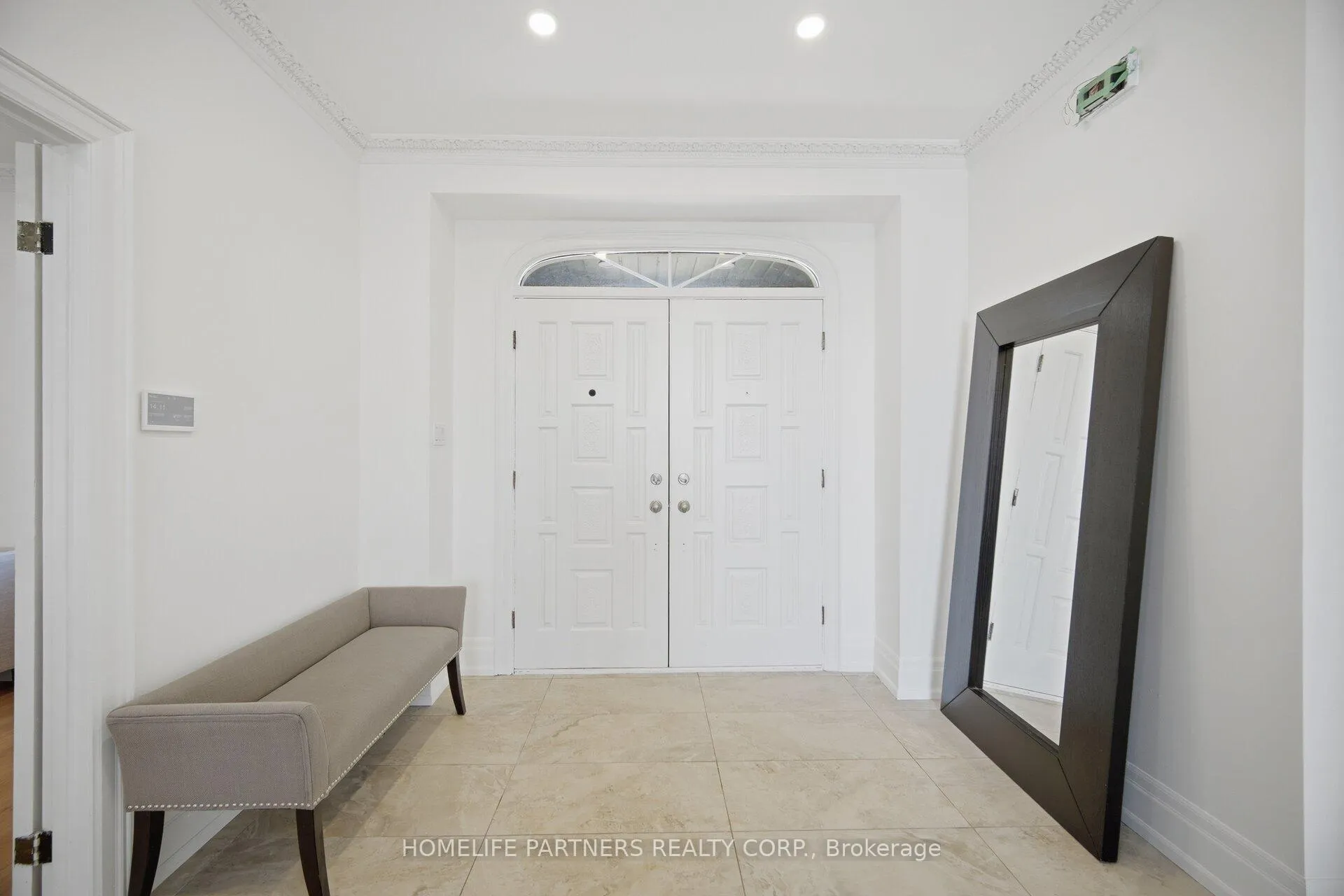 Photo 5 of 27 Marconi Avenue, Vaughan, East Woodbridge — HOMEH