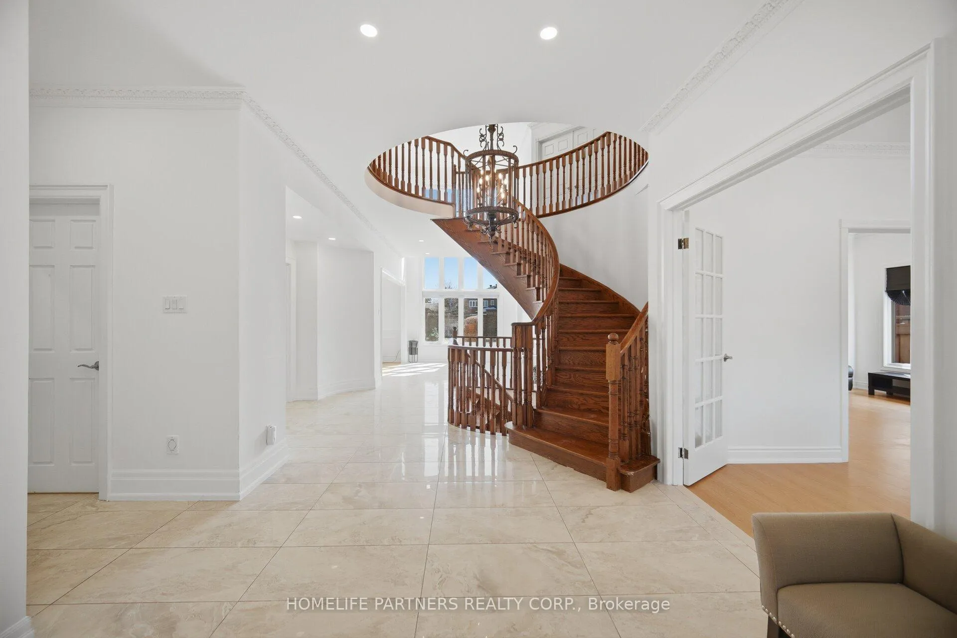 Photo 6 of 27 Marconi Avenue, Vaughan, East Woodbridge — HOMEH