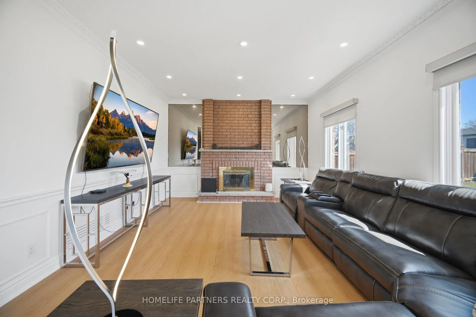 Photo 19 of 27 Marconi Avenue, Vaughan, East Woodbridge — HOMEH