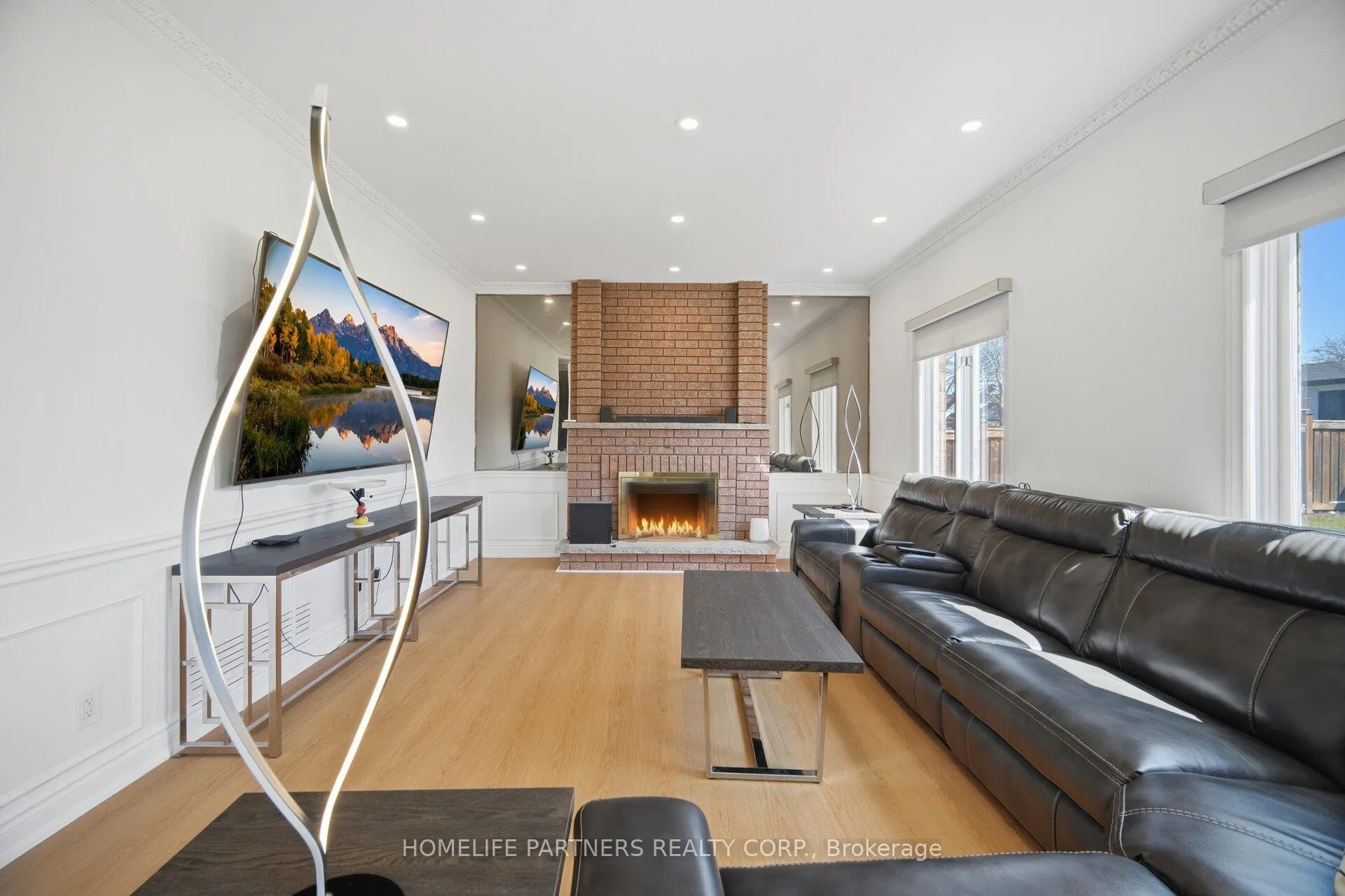 Photo 20 of 27 Marconi Avenue, Vaughan, East Woodbridge — HOMEH