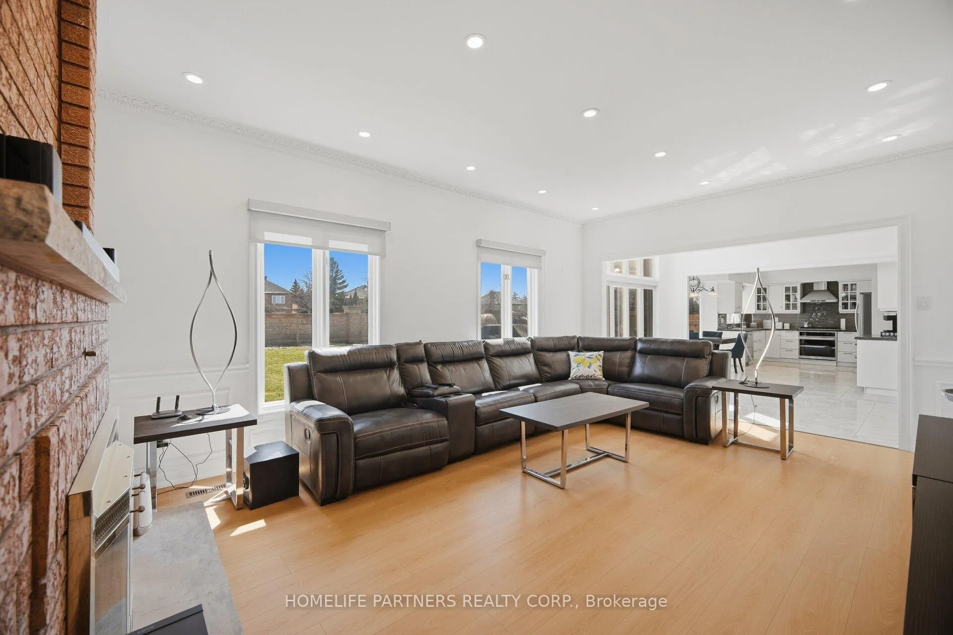 Photo 21 of 27 Marconi Avenue, Vaughan, East Woodbridge — HOMEH