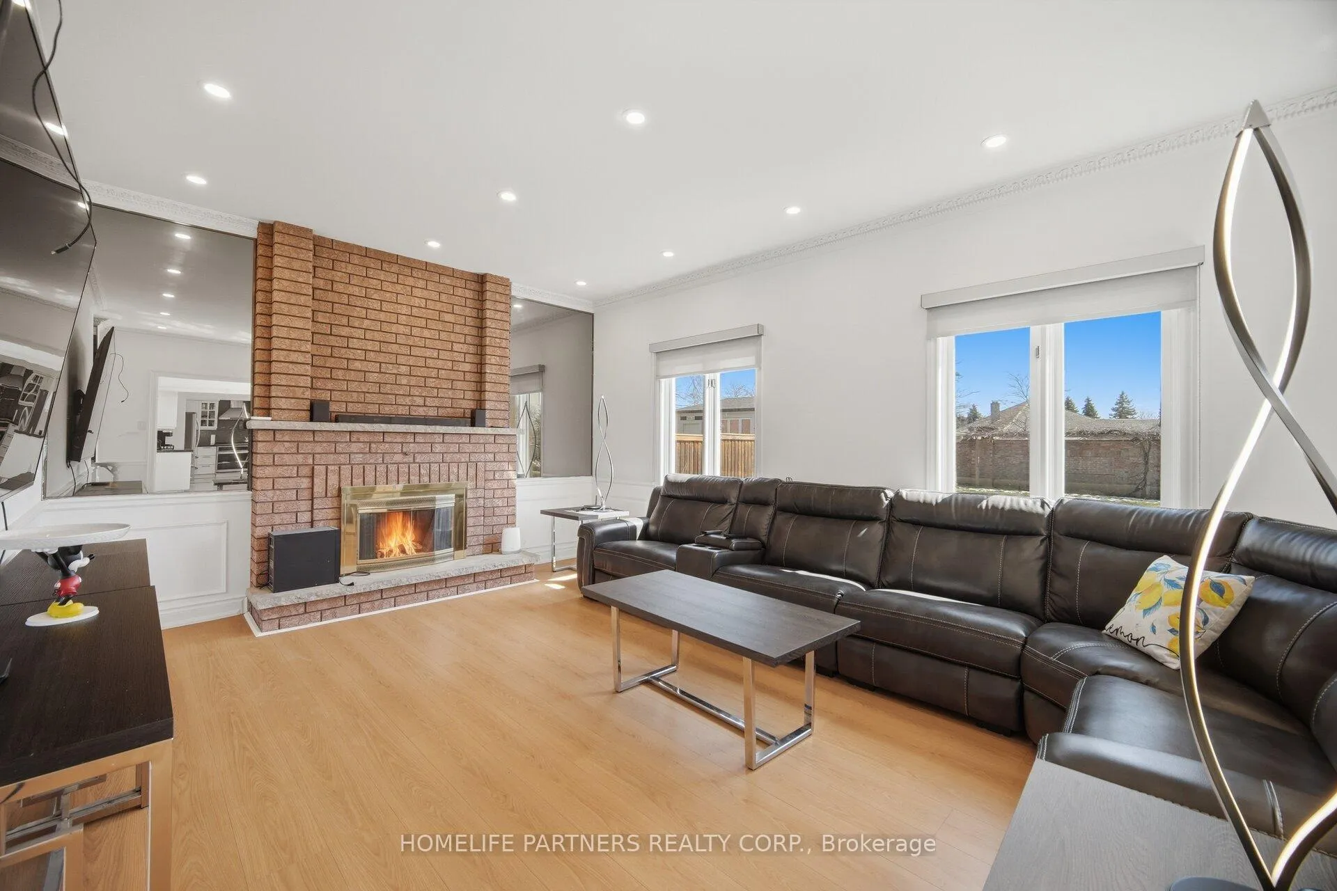 Photo 23 of 27 Marconi Avenue, Vaughan, East Woodbridge — HOMEH