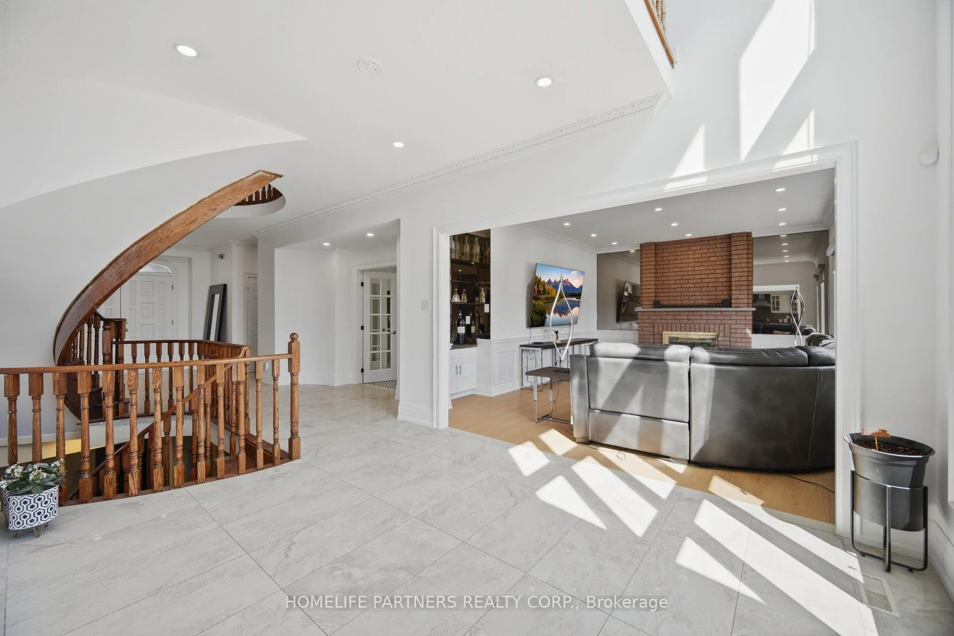 Photo 27 of 27 Marconi Avenue, Vaughan, East Woodbridge — HOMEH