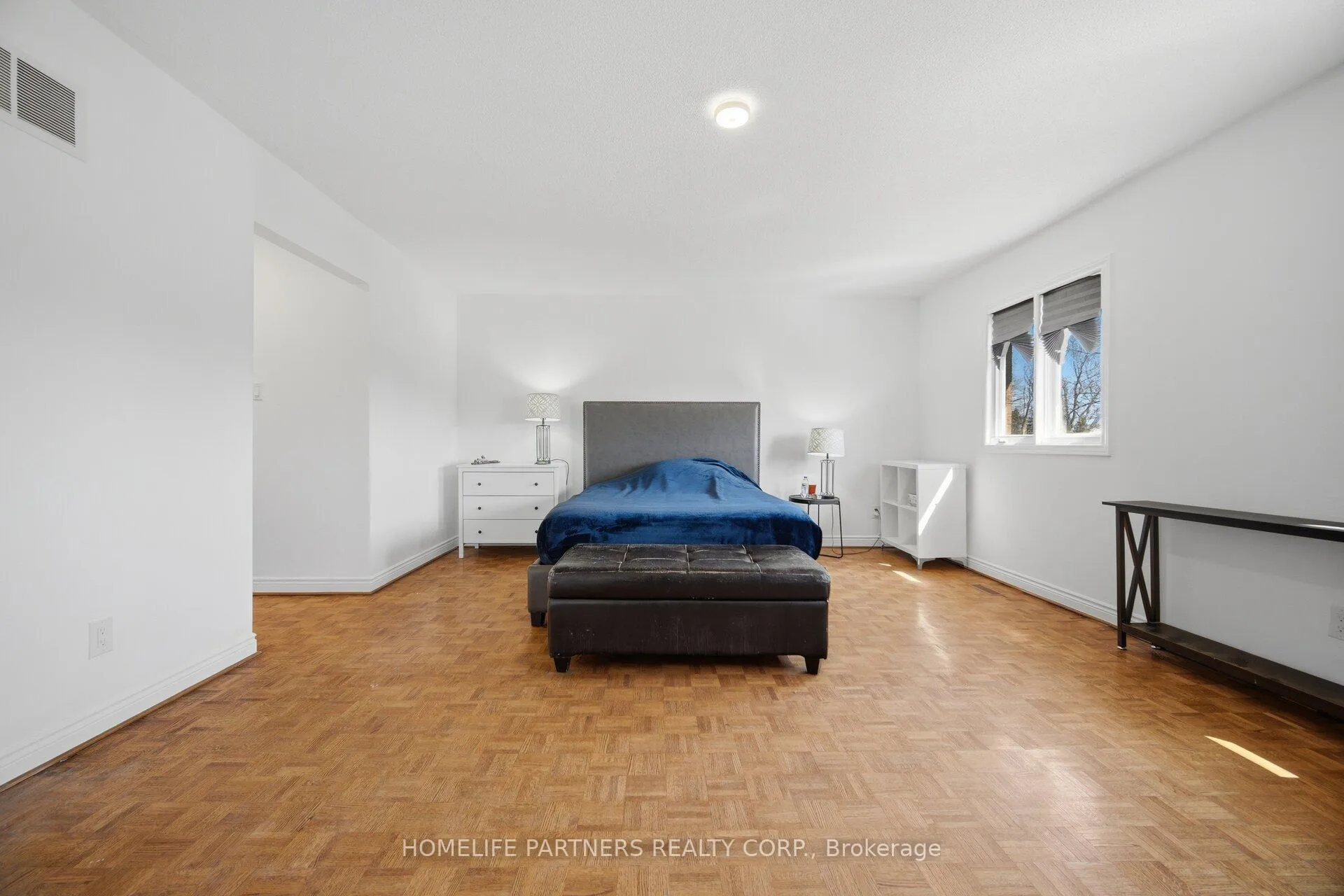 Photo 34 of 27 Marconi Avenue, Vaughan, East Woodbridge — HOMEH