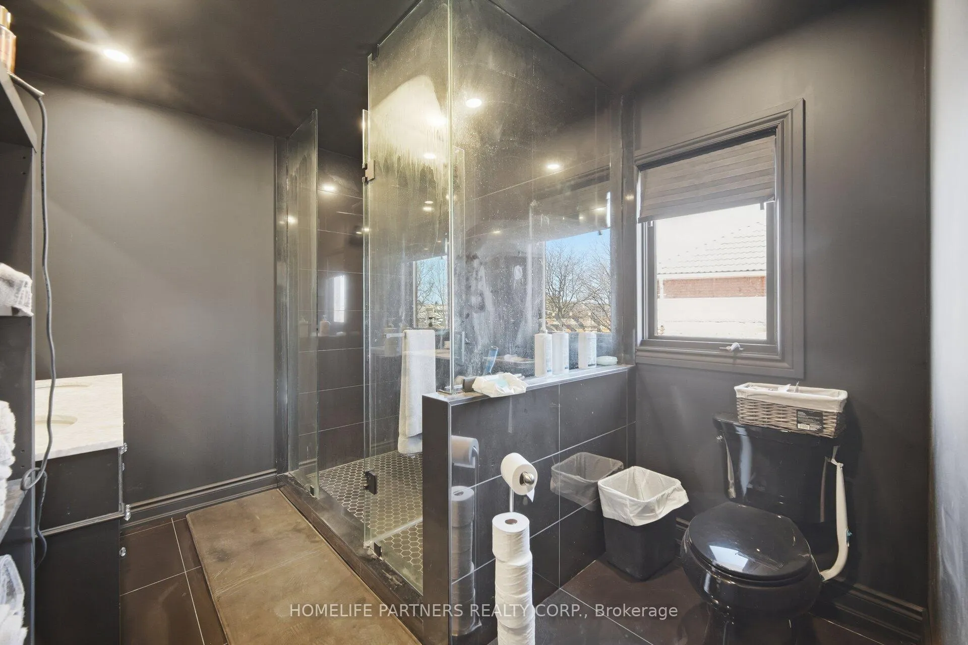 Photo 37 of 27 Marconi Avenue, Vaughan, East Woodbridge — HOMEH