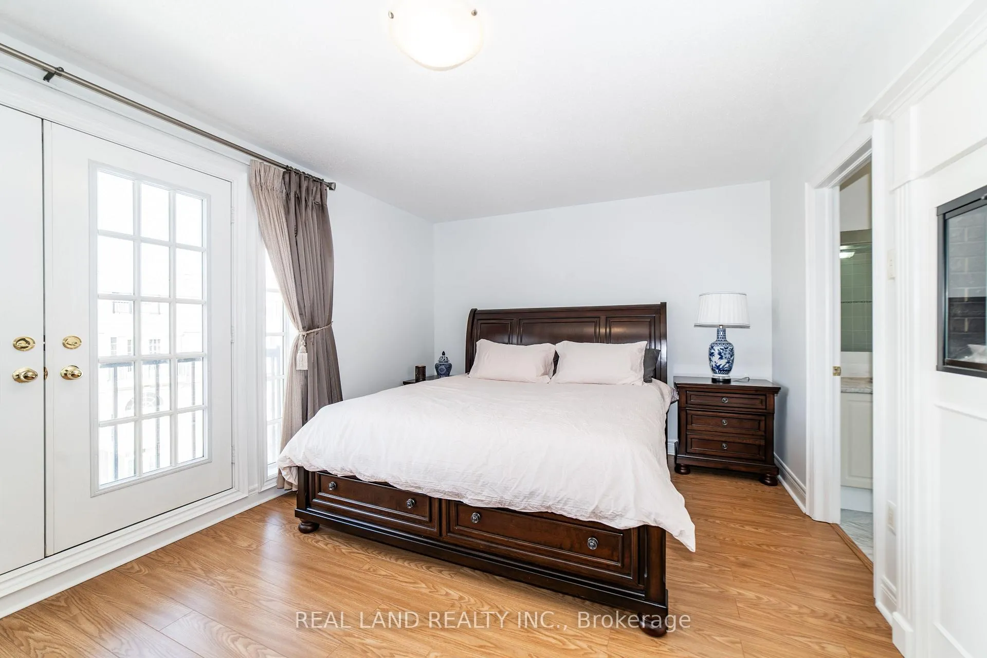 Photo 23 of 41 Lord Durham Road, Markham, Unionville — HOMEH