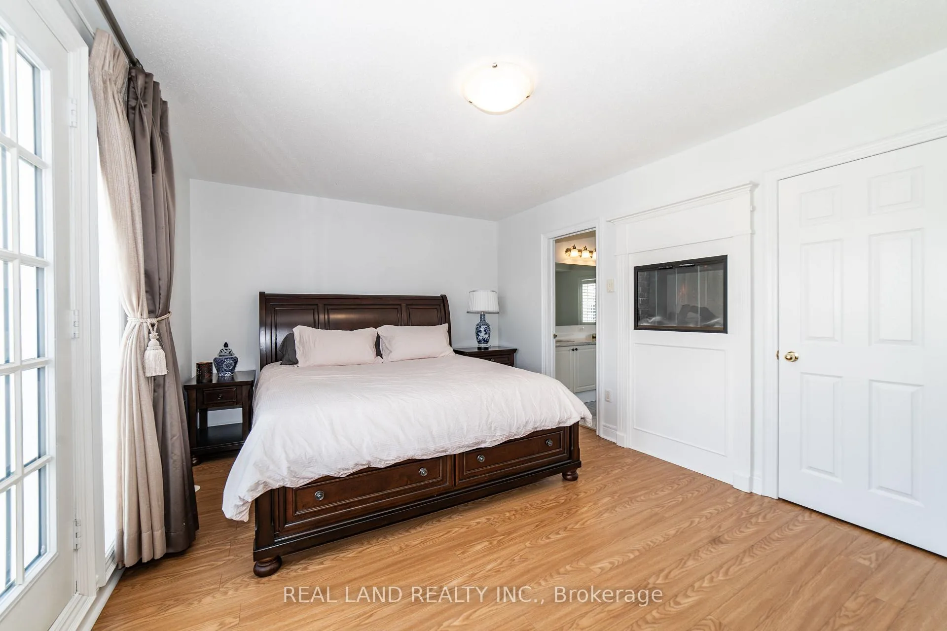 Photo 24 of 41 Lord Durham Road, Markham, Unionville — HOMEH