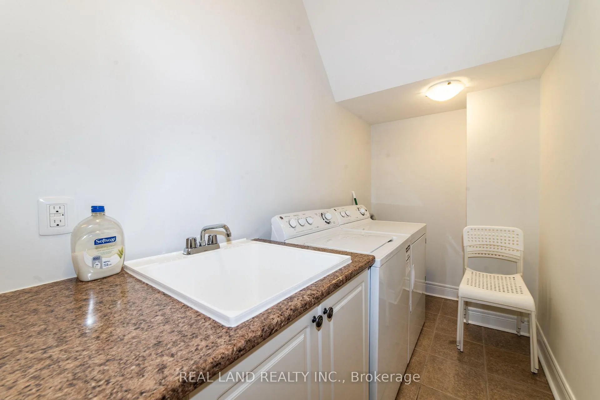 Photo 32 of 41 Lord Durham Road, Markham, Unionville — HOMEH