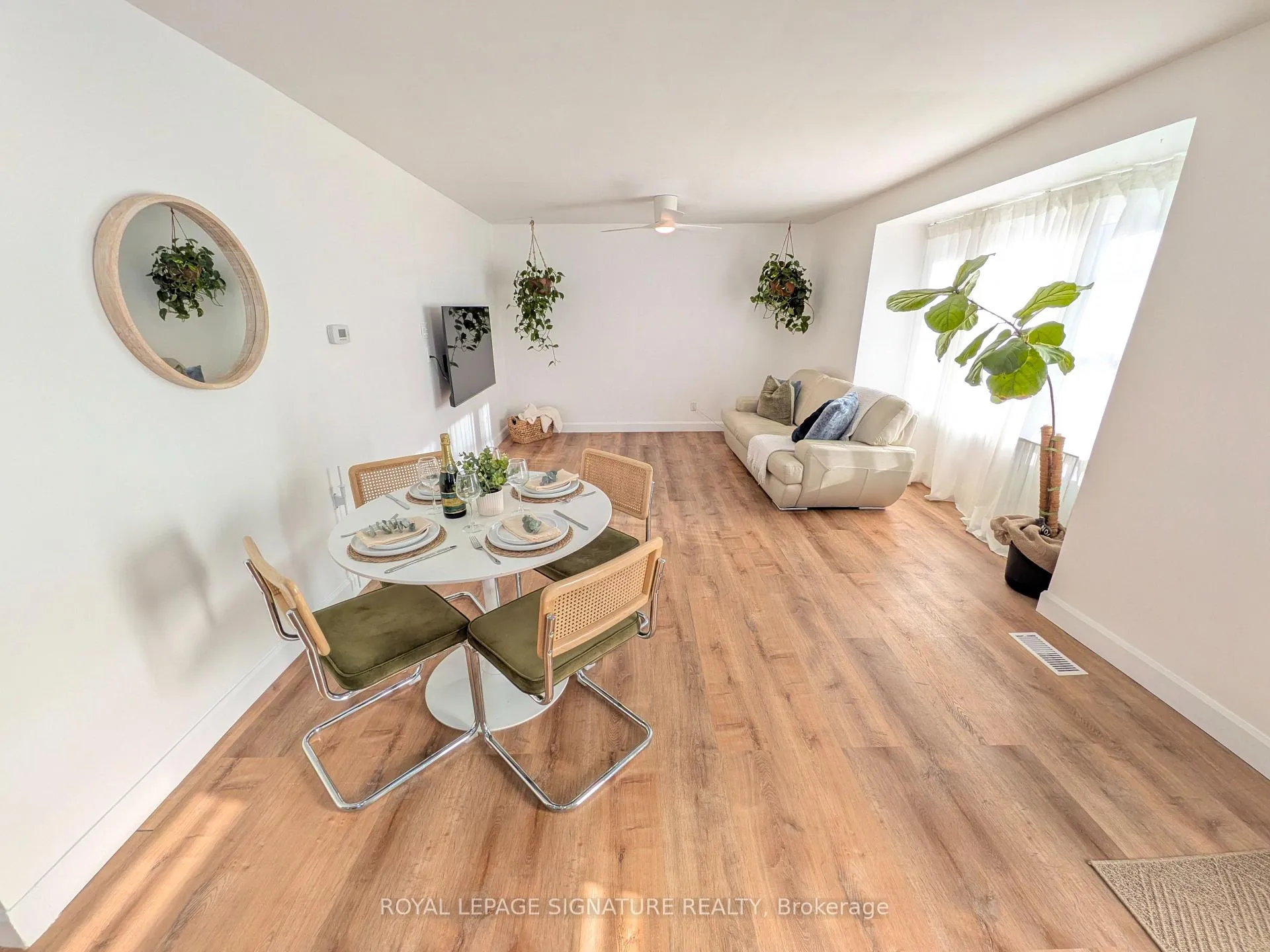 Photo 3 of 524 Burnham Street, Cobourg — HOMEH