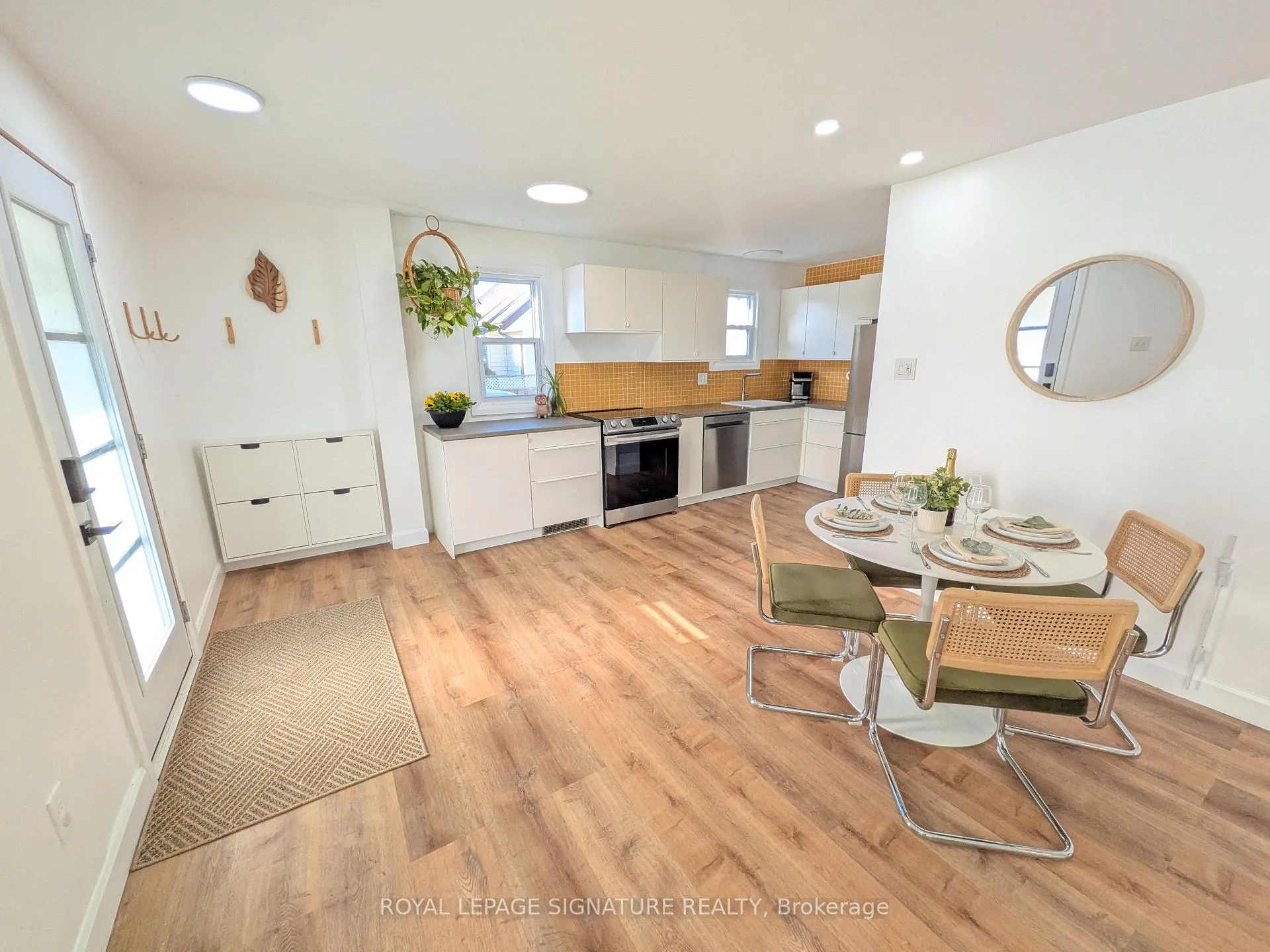 Photo 5 of 524 Burnham Street, Cobourg — HOMEH