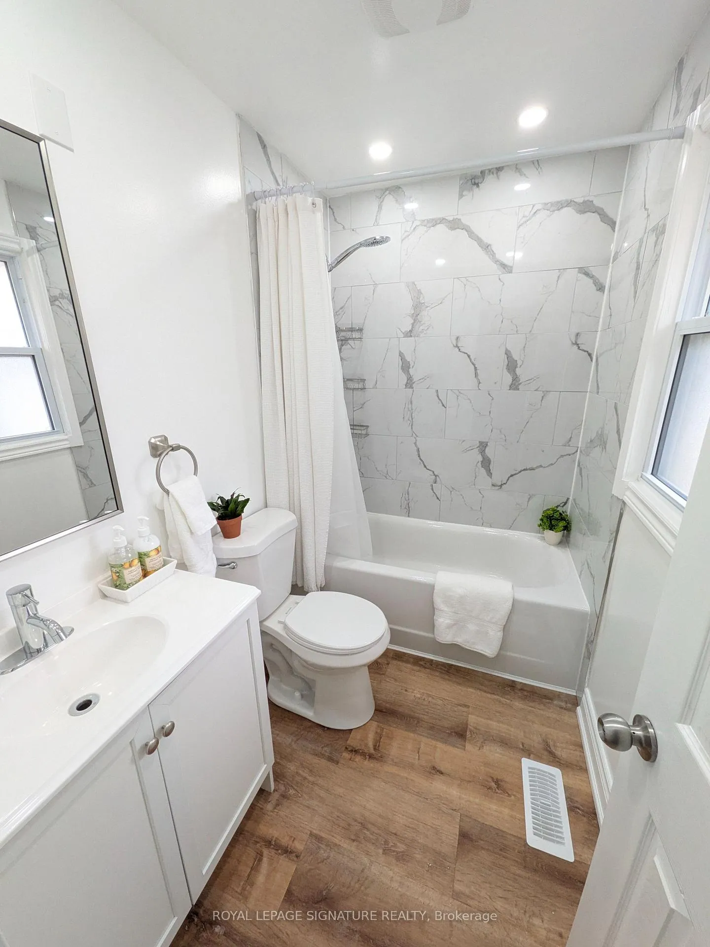 Photo 10 of 524 Burnham Street, Cobourg — HOMEH