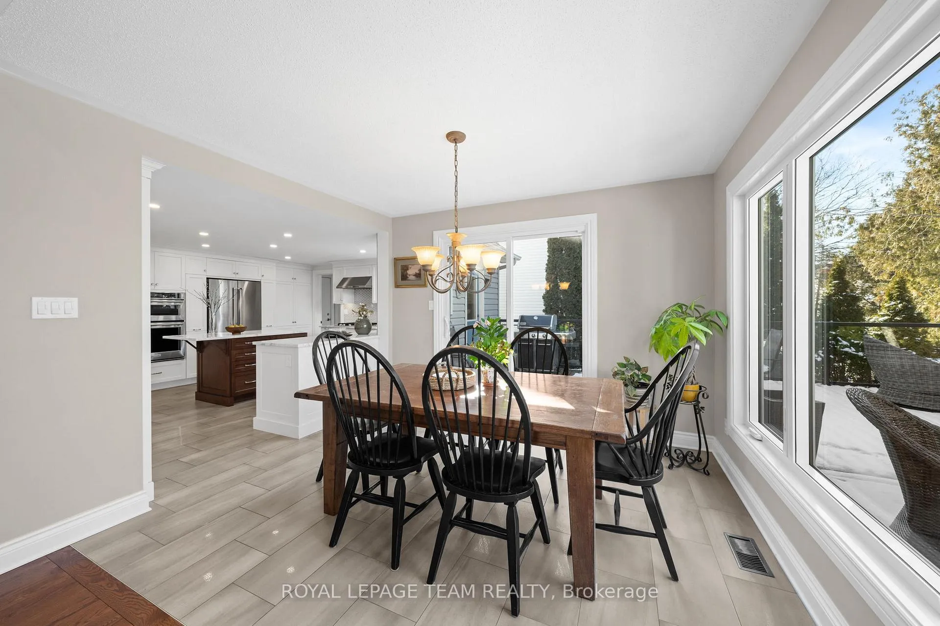 Photo 12 of 30 Crantham Crescent, Ottawa, Stittsville (Central) — HOMEH