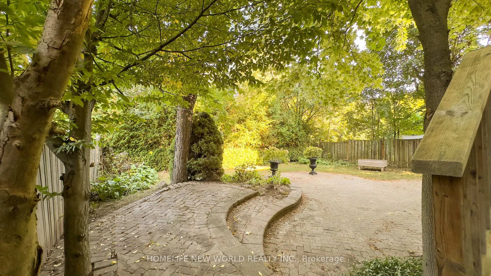 Photo 29 of 35 Chipperfield Crescent, Whitby, Pringle Creek — HOMEH