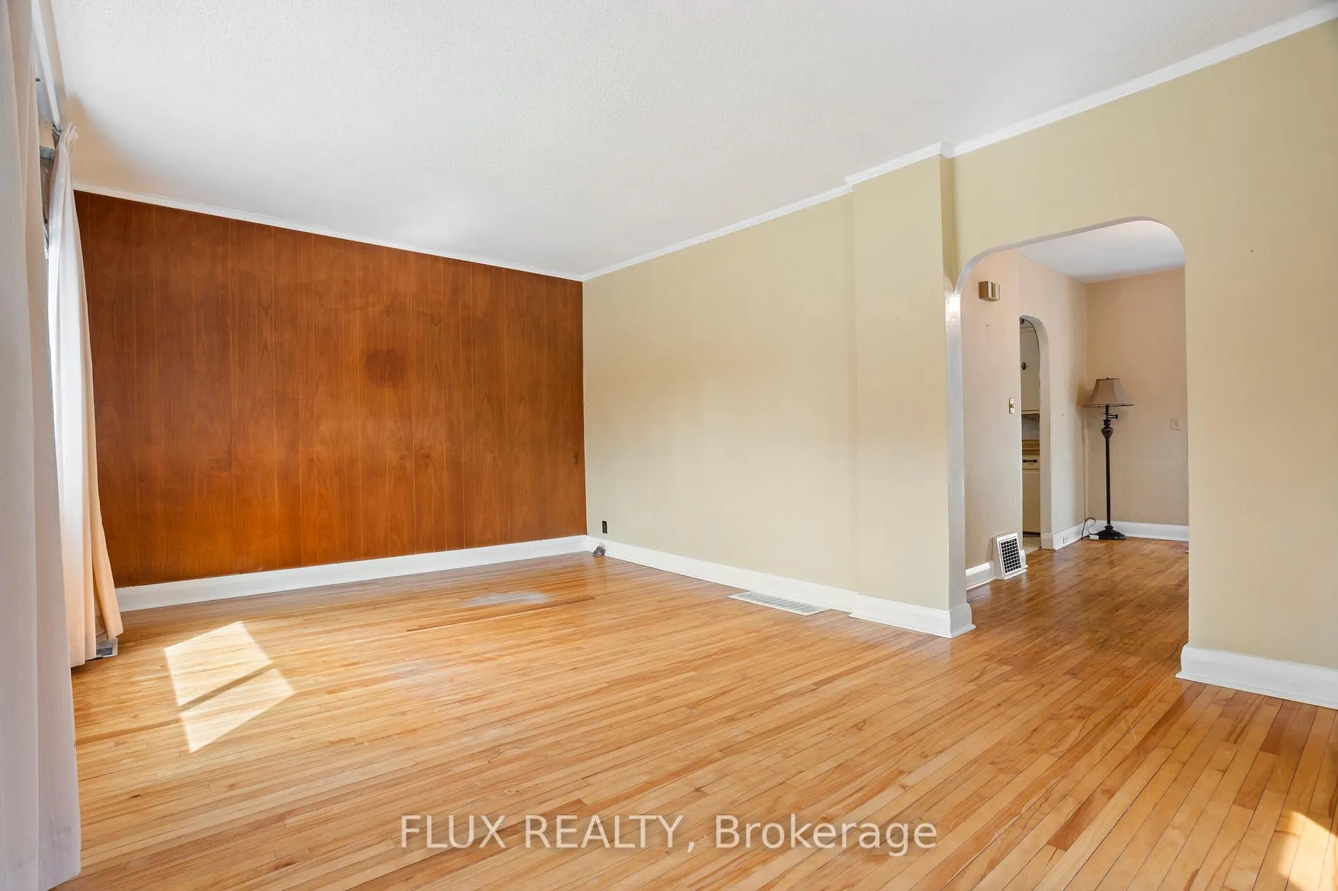 Photo 7 of 194 Moore Avenue S, Waterloo — HOMEH