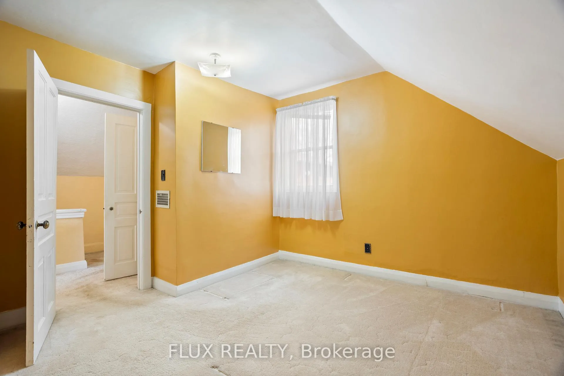 Photo 29 of 194 Moore Avenue S, Waterloo — HOMEH
