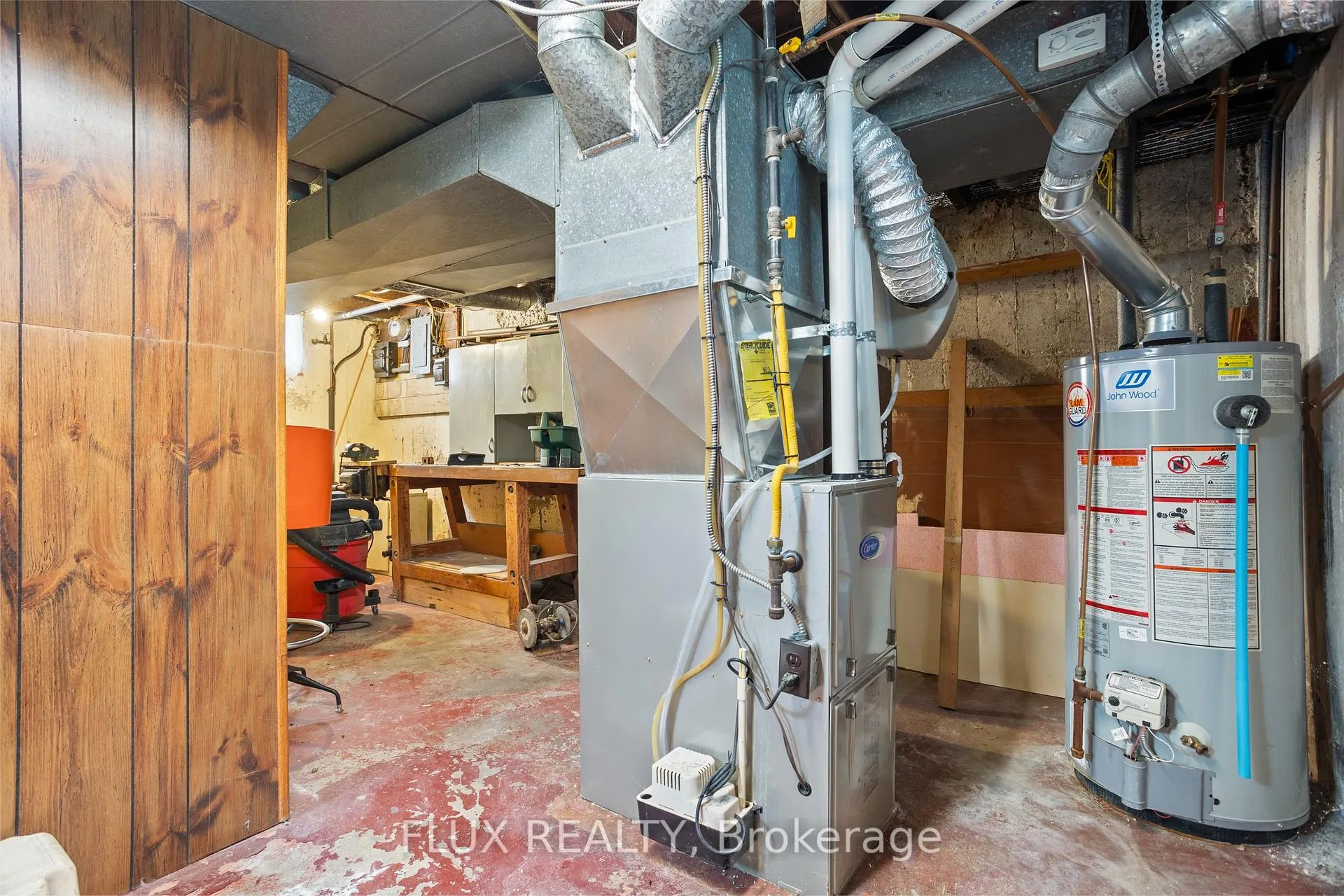 Photo 33 of 194 Moore Avenue S, Waterloo — HOMEH