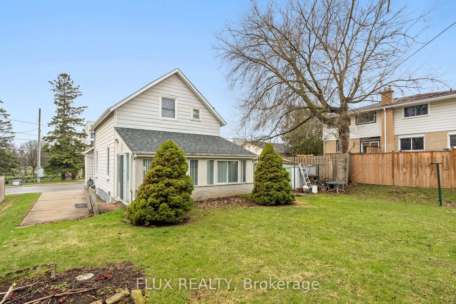 Photo 36 of 194 Moore Avenue S, Waterloo — HOMEH