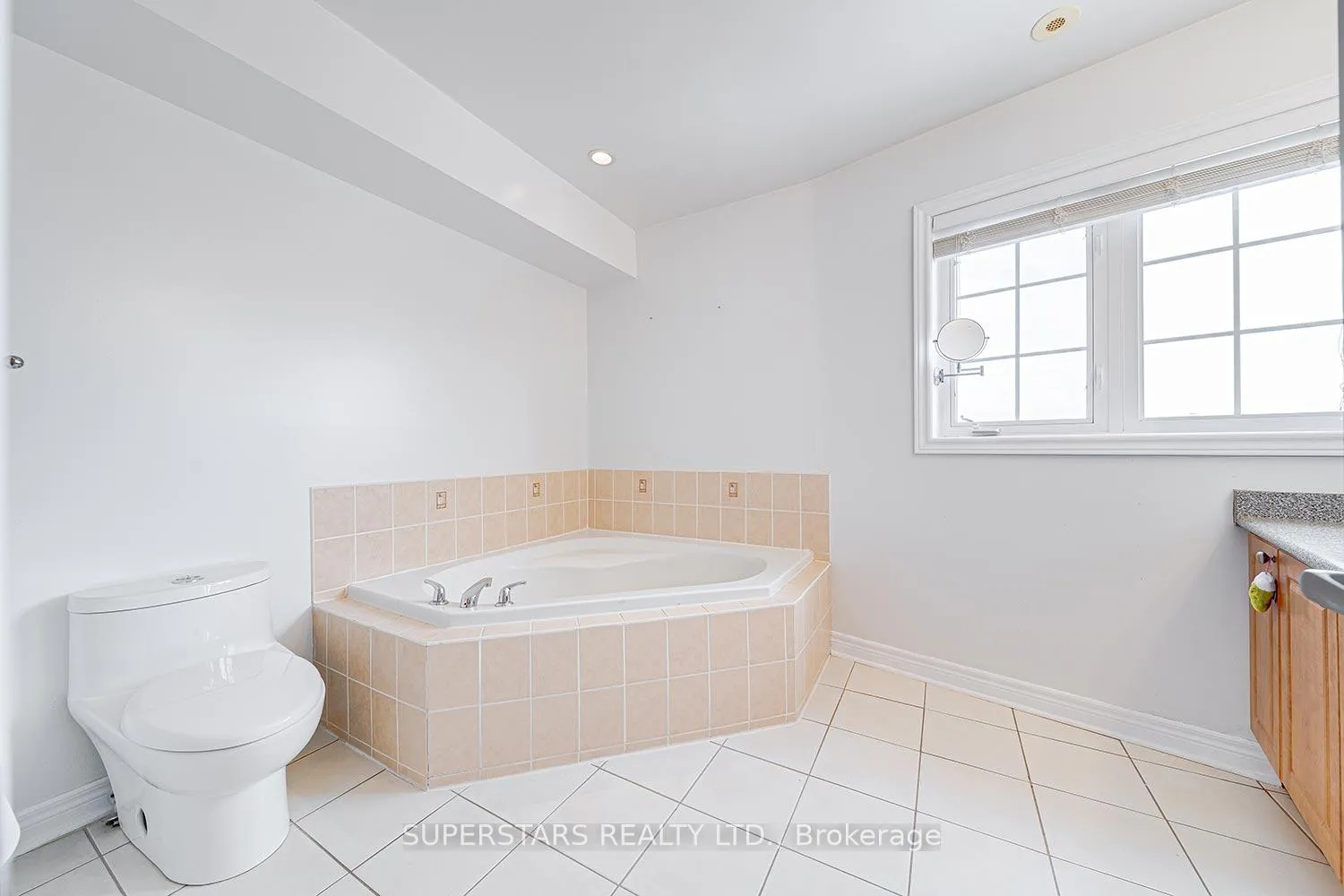 Photo 18 of Unit 22, 30 Greensborough Village Circle, Markham, Greensborough — HOMEH