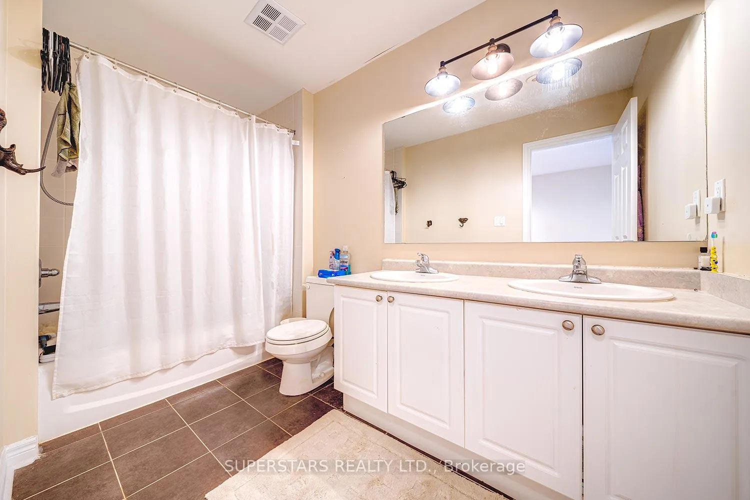 Photo 19 of Unit 22, 30 Greensborough Village Circle, Markham, Greensborough — HOMEH
