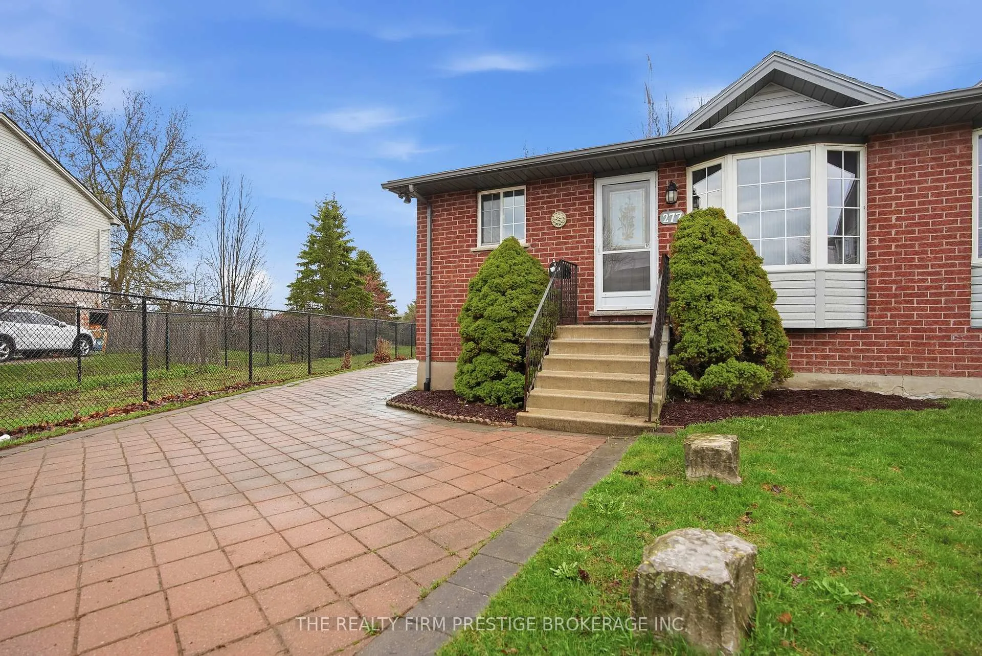 Photo 2 of 277 Fleming Drive, London, East D — HOMEH