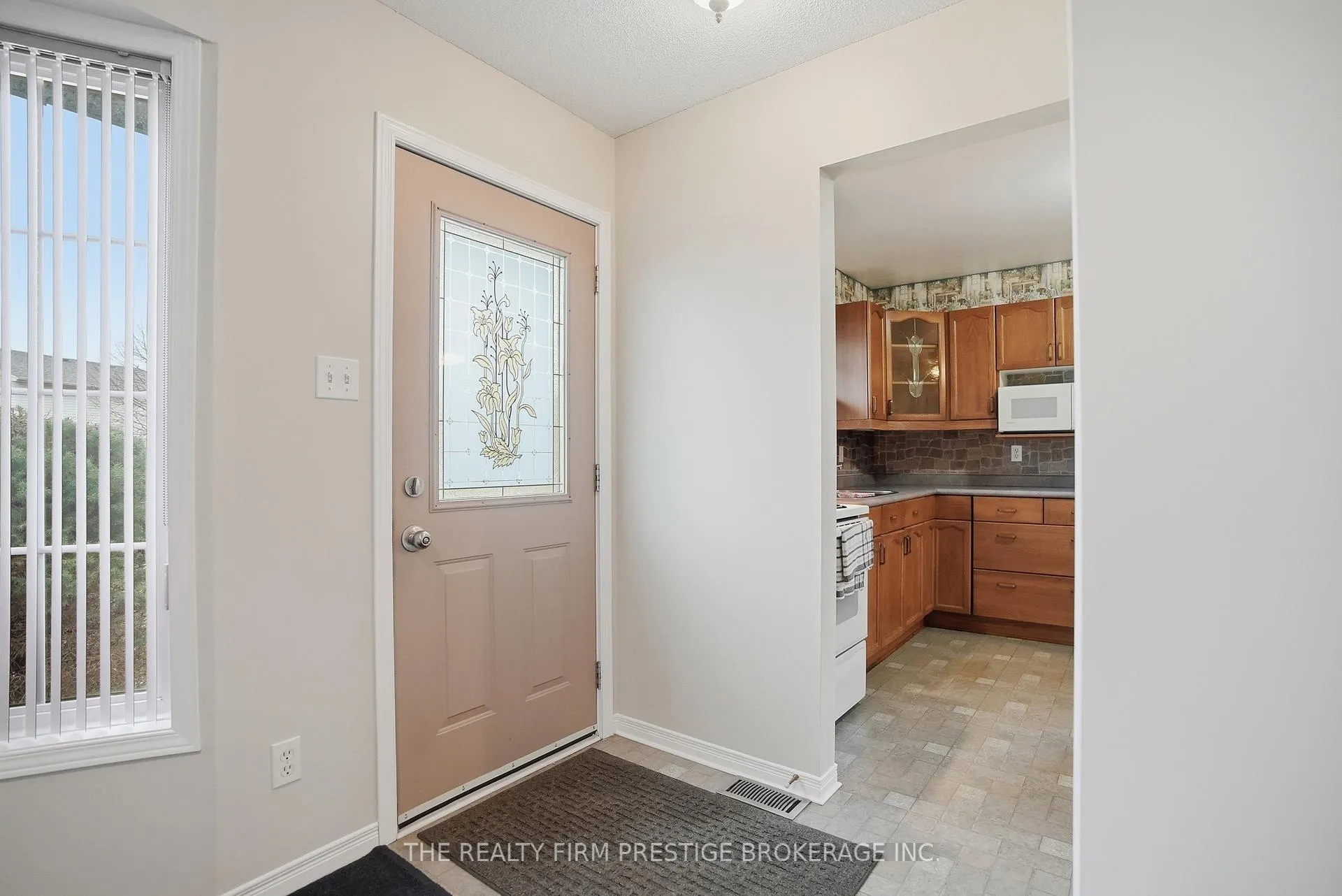 Photo 3 of 277 Fleming Drive, London, East D — HOMEH