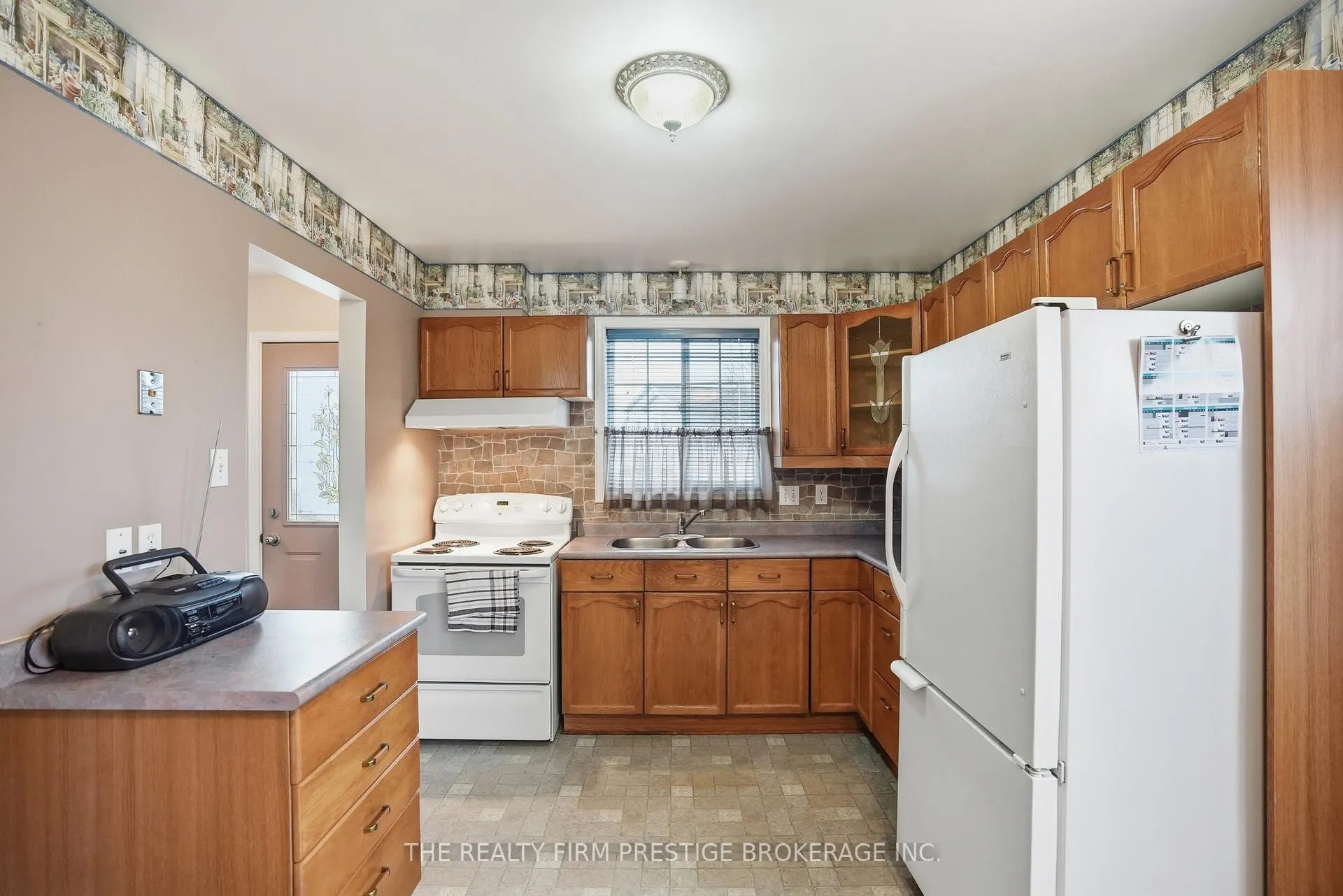 Photo 6 of 277 Fleming Drive, London, East D — HOMEH