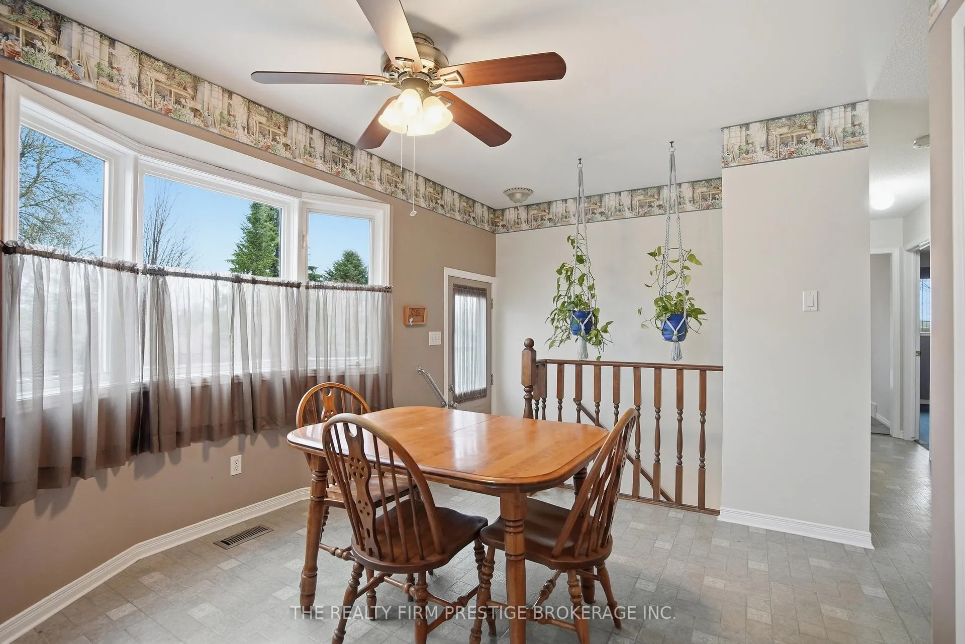 Photo 9 of 277 Fleming Drive, London, East D — HOMEH