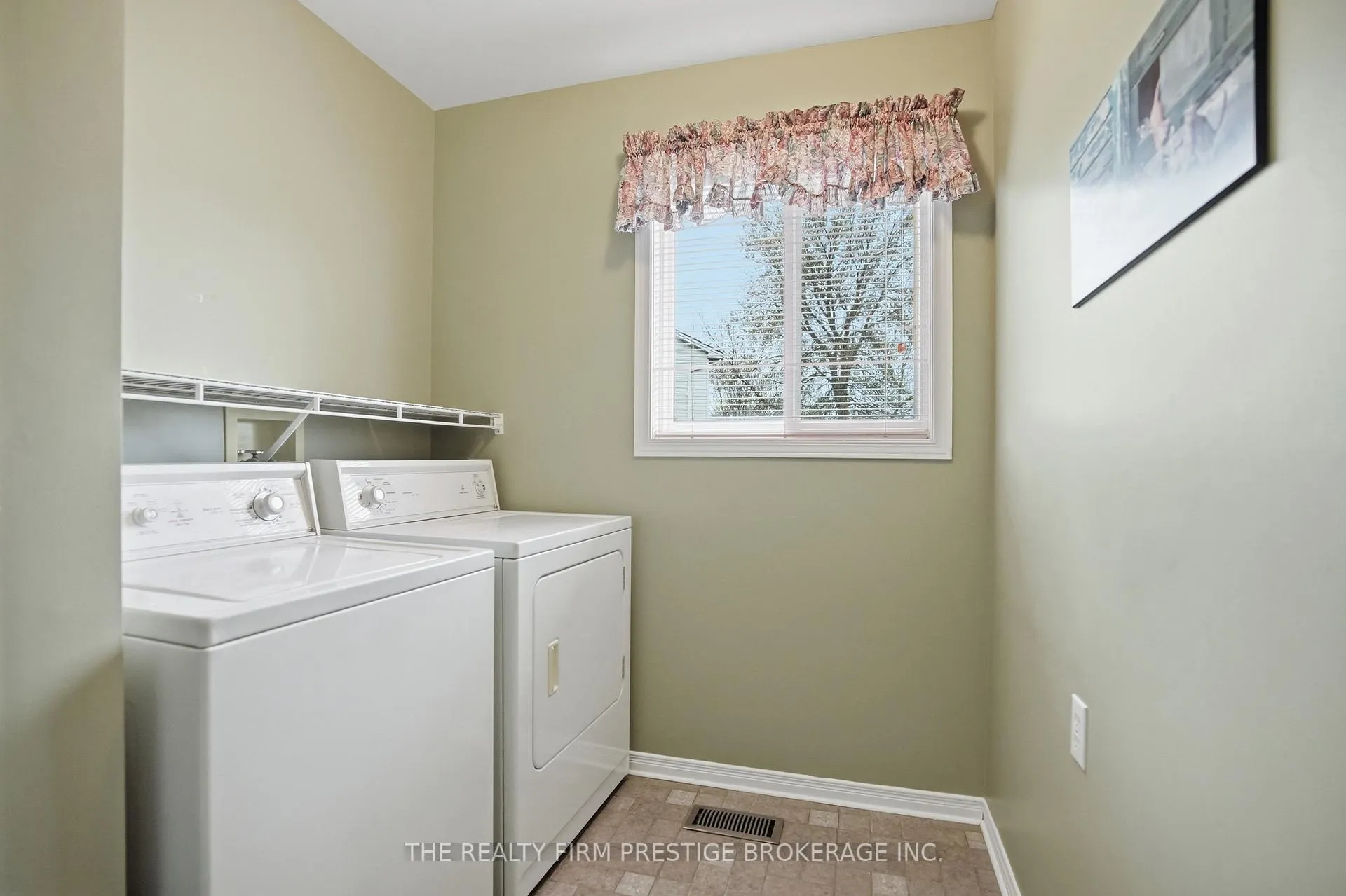 Photo 15 of 277 Fleming Drive, London, East D — HOMEH